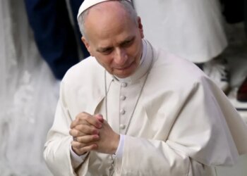 Papa Leoni lëshon një paralajmërim të pazakontë: Shmangni bisedat me femrat e krijuara me AI, përndryshe do të hasni pasoja të rënda.