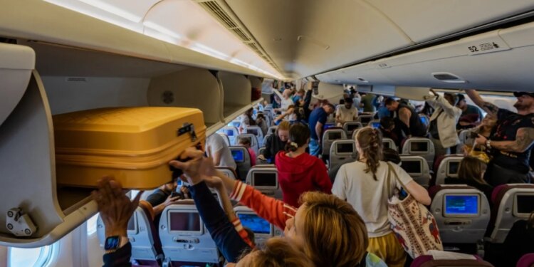 Parlamenti Europian refuzon propozimet e reja në sektorin e transportit ajror: Shtimi i kostos për bagazhin e dorës dhe ndihma për vonesat mbeten të paakordueshme.