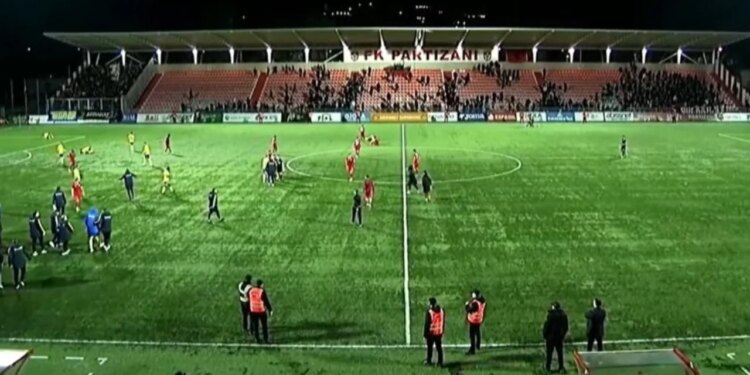 Partizani arrin të sigurojë vetëm 1 pikë në ndeshjen ndaj Elbasanit, pavarësisht lojës me 10 futbollistë.