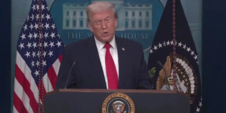 Pas Forumit Ekonomik Botëror në Davos, Trump fillon një konferencë në Shtëpinë e Bardhë: Kthimi mbrapa është i pamundur, Groenlanda është…