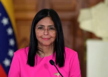 Pas arrestimit të Maduros, Delcy Rodríguez zyrtarizohet si presidente e përkohshme e Venezuelës.