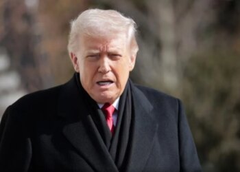 Pas një viti të gjatë mbylljeje, Trump shpall rihapjen e hapësirës ajrore mbi Venezuelë.