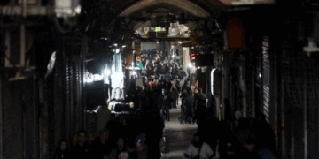 Pas protestave fatale, Trump paralajmëron: Nëse Irani vret protestuesit paqësorë, do të ndërhyjmë. Teherani përgjigjet me ashpërsi: Çdo…