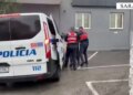 Përleshje me shkopinj dhe thika në Sarandë, policia njofton: Dy të arrestuar dhe një tjetër në kërkim.