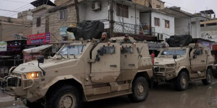 Përleshjet në Siri, ushtria siriane merr nën kontroll fushën më të madhe të naftës nga forcat kurde.