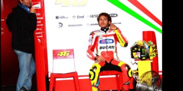 Përplasje brenda Familjes Rossi: Graziano i përgjigjet Valentinos pasi u paraqit me një dokument të nënshkruar… Tashmë shqetësimi për trashëgiminë është në qendër të vëmendjes.