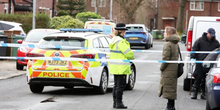 Pesë minuta para kalimit në vitin e ri, një person gjendet i vrarë me thikë; arrestohet çifti i të rinjve.