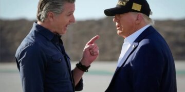 "Poshtë Trumpit", guvernatori i Kalifornisë bën thirrje europianëve: Përballoni zjarret me të njëjtën fuqinë.
