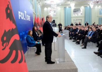 “Pranimi i skemave piramidale, gabimi më i rëndë i PD-së”, Berisha: Nuk ishte një veprim i qëllimshëm, por një rezultat i mosdijes.