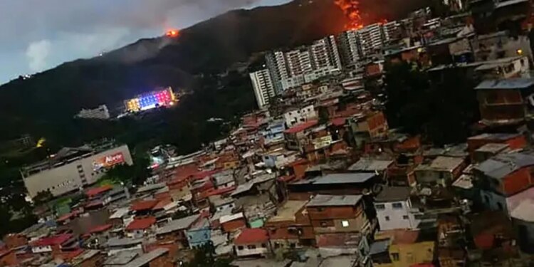 Prapaskenat e sulmit në Venezuelë: ofensiva ishte planifikuar për natën e Krishtlindjeve. Çfarë ndodhi që e ndryshoi strategjinë e amerikanëve?