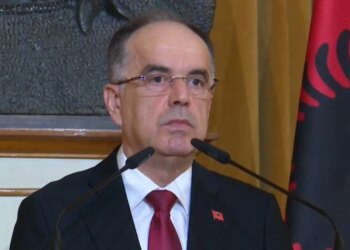 Presidenti Begaj takon përfaqësuesit e Trupit Diplomatik në Shqipëri, ndërsa i drejton një mesazh të veçantë diasporës.