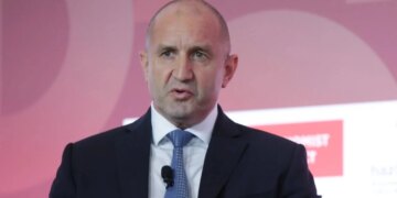 Presidenti i Bullgarisë shpall dorëheqjen, spekulohet për formimin e një partie të re politike.