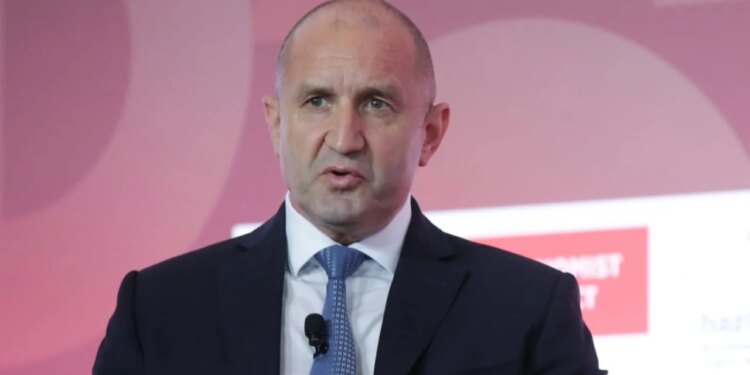 Presidenti i Bullgarisë shpall dorëheqjen, spekulohet për formimin e një partie të re politike.