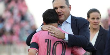 Presidenti i CONCACAF nën hetim për evazion fiskal, raportoi paga prej 2.1 milion dollarësh për 5 orë punë në javë.