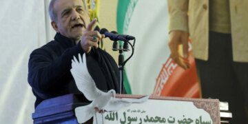 Presidenti iranian reagon ndaj kërkesave të Trump për një lider të ri: Çdo sulm ndaj liderit suprem përbën një akt lufte ndaj kombit iranian.