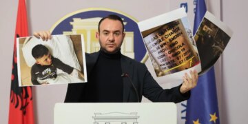 Protesta e 24 janarit, Balliu: Qytetarët u ndeshën me një dhunë të paarsyeshme! Përdorimi i gazit lotsjellës rrezikon shëndetin e tyre