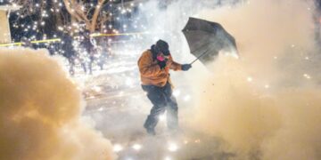 Protestat e përgjakshme në Minneapolis, Trump: Do të dërgojmë forca të armatosura në Minnesota, nëse politikanët e korruptuar nuk…