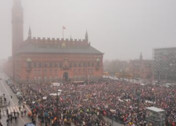 Protestat në Groenlandë dhe Danimarkë, Trump e ribën kërcënimin për tarife.