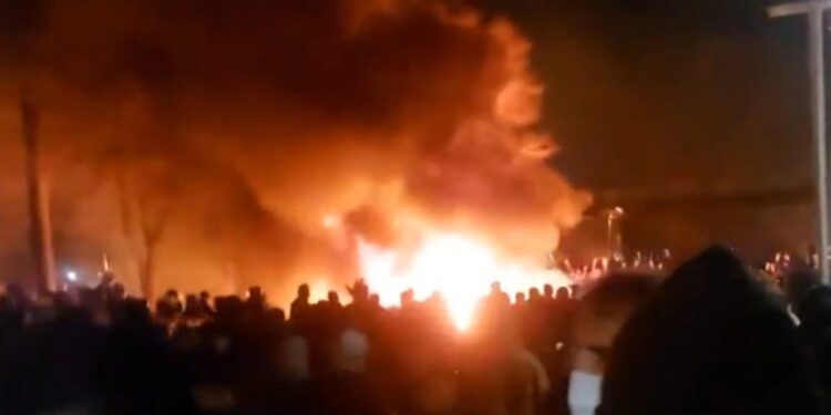 Protestat në Iran hyjnë në ditën e 14-të përballë kërcënimeve të Trump, me numrin e viktimave që arrin në 51, përfshirë 8 fëmijë.