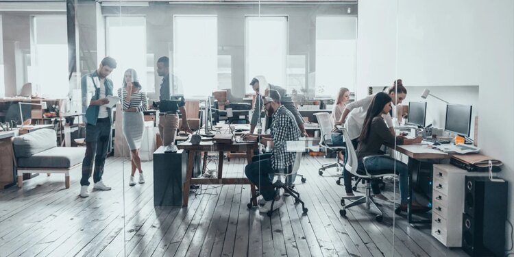 Pyetësori i një kompanie në Itali: 'Kënd do të donit ta shkarkonit nga puna?'