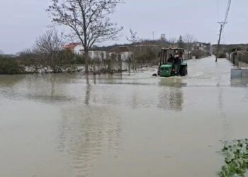 ReShira në qarkun e Durrësit, evakuohen 848 banorë, 2800 hektarë në Sukth akoma të përmbytura.