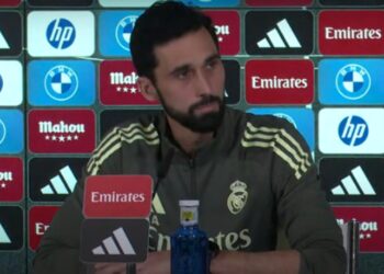 Real Madrid prezanton Alvaro Arbeloan: Një nder i veçantë. Xabi? Marrëdhënie të shkëlqyera me të.