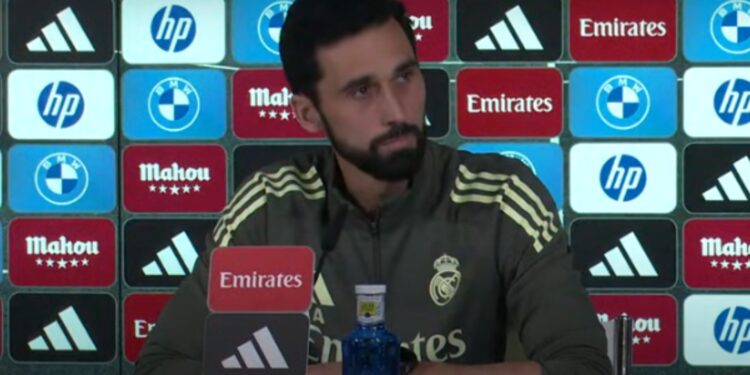 Real Madrid prezanton Alvaro Arbeloan: Një nder i veçantë. Xabi? Marrëdhënie të shkëlqyera me të.