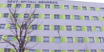 Reanimacioni pa energji elektrike/ QSUT nuk ka dhënë sqarime për mosfunksionimin e baterive dhe gjeneratorëve rezervë.