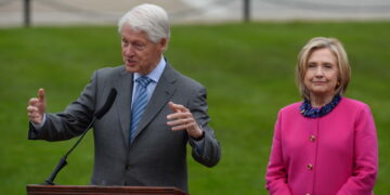 Refuzoi të japë dëshmi për Epstein, Kongresi amerikan kërkon të shpallet fajtor Bill Clinton për shpërfillje.