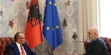 Rëndësia e anëtarësimit në BE, Ministri gjerman i Shtetit për Evropën viziton Tiranën, Krichbaum: Shqipëria në një çast kyç.