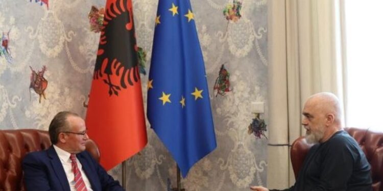 Rëndësia e anëtarësimit në BE, Ministri gjerman i Shtetit për Evropën viziton Tiranën, Krichbaum: Shqipëria në një çast kyç.