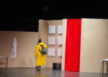 “Rendi i Ri”, shfaqja e dirigjuar nga Kiço Londo, ngjitet në skenën e Teatrit Bylis.