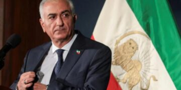 “Republika Islamike është e destinuar për rënie,” thotë djali i shahut të fundit të Iranit: Thirrje për mbështetje ndaj protestuesve për të rrëzuar qeverinë.