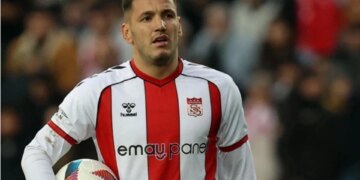 Rikthimi i Rey Manajt te Sivasspor? Ja çfarë deklaron trajneri i ish klubit të përfaqësuesit…