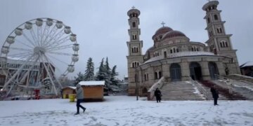 Rrëshqitje dheu dhe bllokim rrugësh në Korçë, evakuimi i familjeve në Pogradec