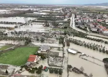 Rreth 120 shtëpi të goditura nga përmbytjet në Ferras, ekipet e verifikimit dalin në terren për të vlerësuar dëmet.