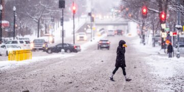 "Rreziku për jetën, hipoteza e hipotermisë" / Shkakton alarm stuhia në SHBA: Qytetarët këshillohen të qëndrojnë brenda.