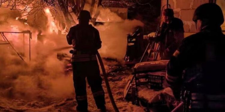 Rusia fillon bombardimet me raketa në Ukrainë, katër njerëz të vdekur dhe disa të plagosur.