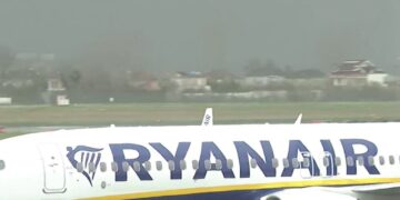 Ryanair forcon praninë e saj në Tiranë me 20 linja të reja për sezonin veror të vitit 2026.