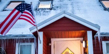 SHBA-të mbrojnë pozitat e tyre për Groenlandën, ndërsa europianët lëshojnë paralajmërime për Trumpin.