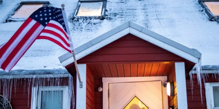 SHBA-të mbrojnë pozitat e tyre për Groenlandën, ndërsa europianët lëshojnë paralajmërime për Trumpin.