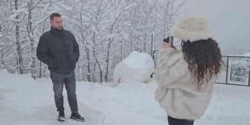 Sfida e turizmit malor: Korça si destinacion i preferuar, por bizneset përballen me mungesë kapacitetesh për akomodim dhe personel.