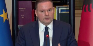 Shkaku i mungesës së Veliajt në bashkinë e Tiranës, ministri Demo: Ka një ndikim të madh, është e nevojshme një drejtim politik.