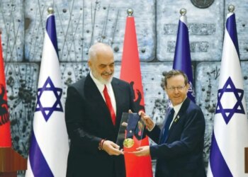 Shkaqet që po vonojnë zhvillimin e marrëdhënieve ekonomike mes Izraelit dhe Shqipërisë: Një analizë nga Jerusalem Post mbi pasojat e arrestimit të Veliajt.