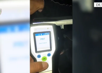 Shoferi nën ndikimin e alkoolit përpiqet të ryshfeti një polic me 1 mijë lekë, por përfundon në pranga.