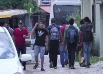 Shqipëria, qendra të reja për emigrimin/ Plani i kontigjencës miratohet, përfshin edhe 100 rusë që përdorën vendin tonë si tranzit.