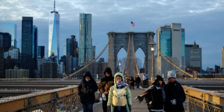 “Si po prek ngrohja globale situatën në SHBA? Stuhia dimërore më e fuqishme në vite detyron disa shtete të shpallin gjendjen e emergjencës”