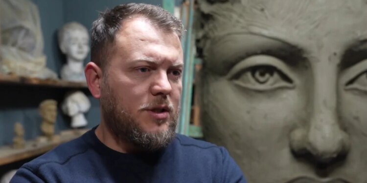 Skulptori nga vendlindja, Elton Korbeci: Veprat si mision për ruajtjen e identitetit dhe historisë