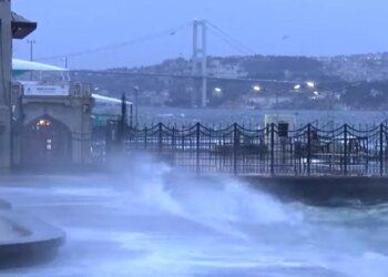 Stuhia dhe erërat e forta godasin Stambollin, aeroplani dështon në ulje në Sabiha Gokcen.