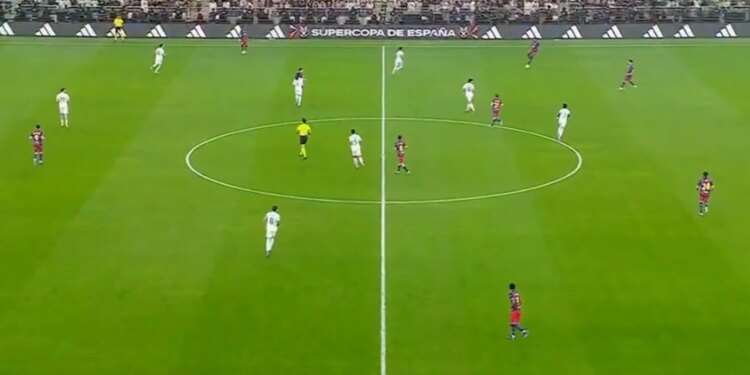 Superkupa në Spanjë: Barcelona dhe Real Madrid përballen në finales, në kërkim të trofeut të parë të sezonit.